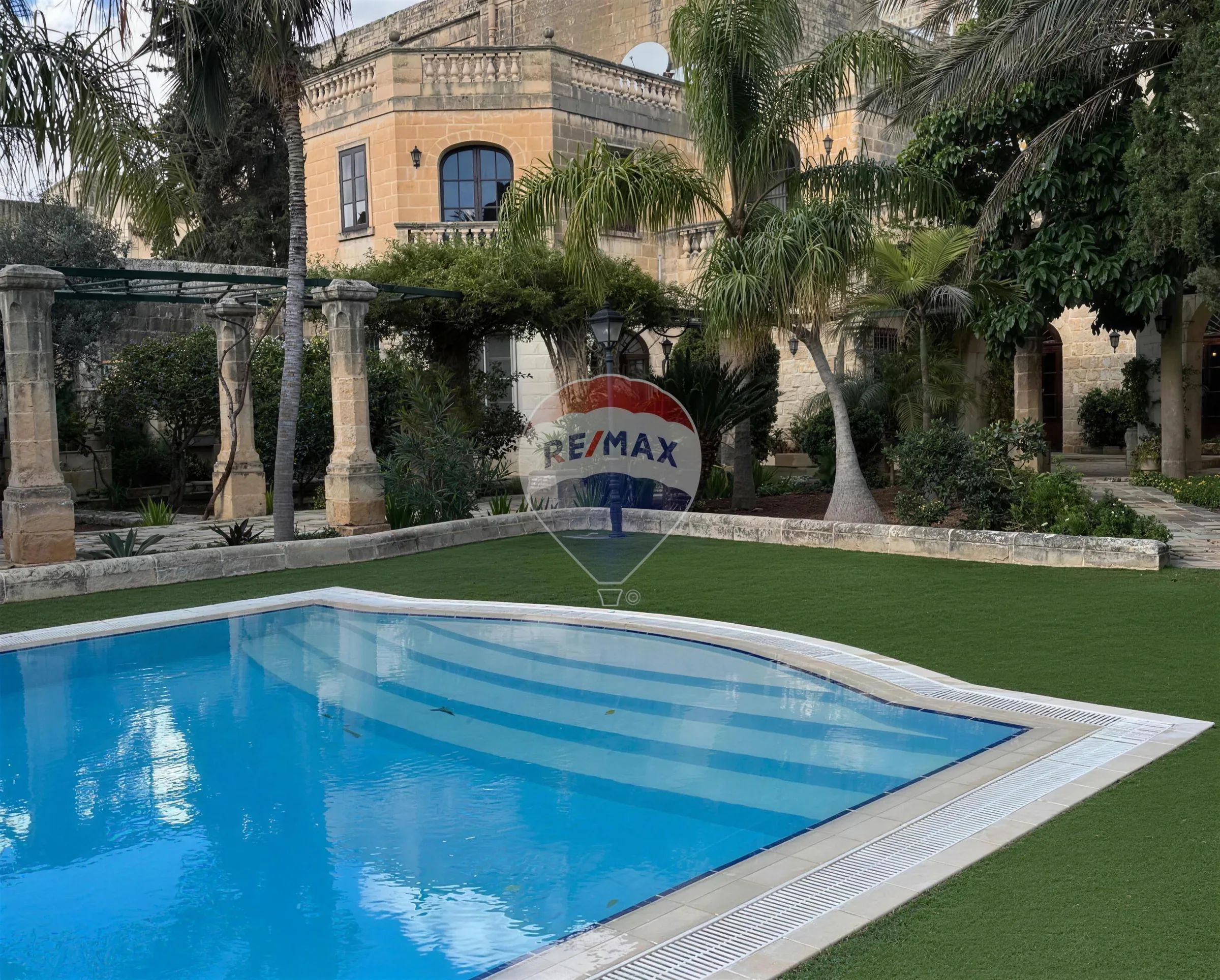 Double-fronted palatial townhouse